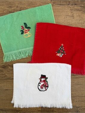 Vintage Holiday Christmas Embroidered Cotton Towels | Set of 3